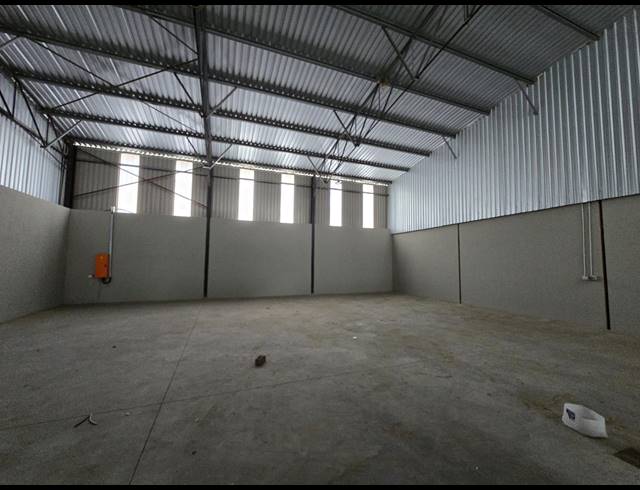 350M² WAREHOUSE TO LET IN CLEVELAND
